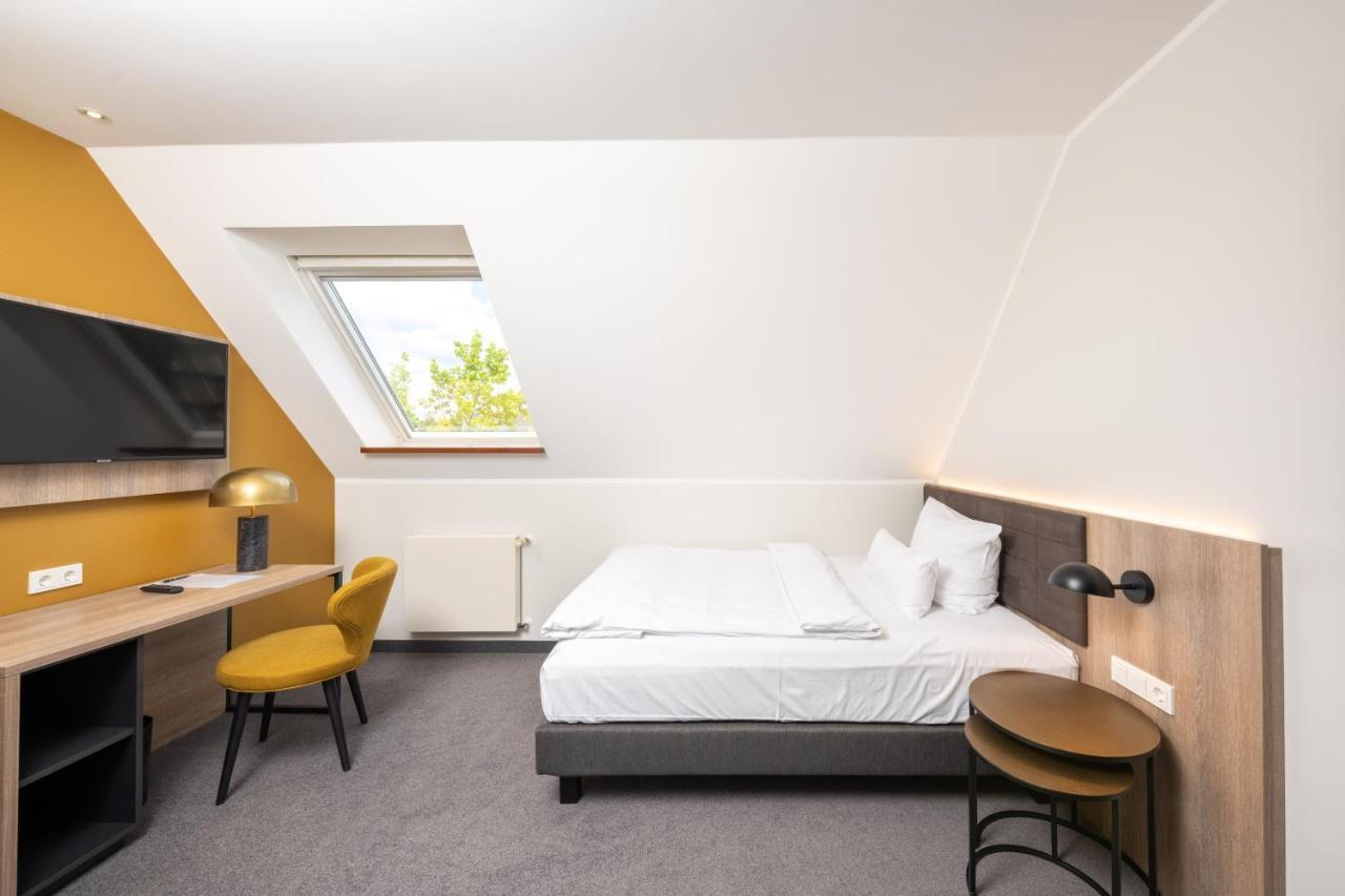 Hotel Rheinischer Hof Динклаге Екстериор снимка