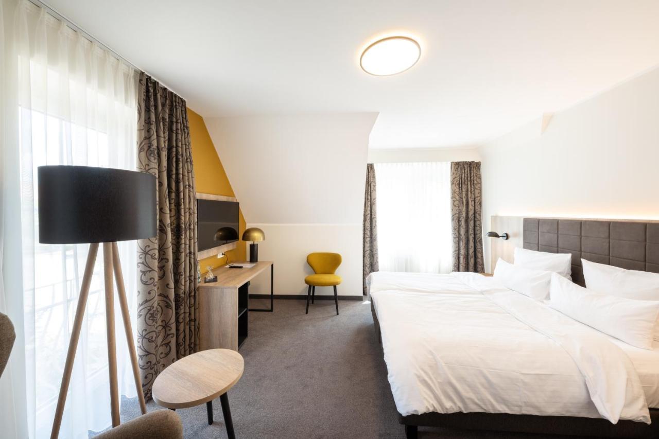 Hotel Rheinischer Hof Динклаге Екстериор снимка