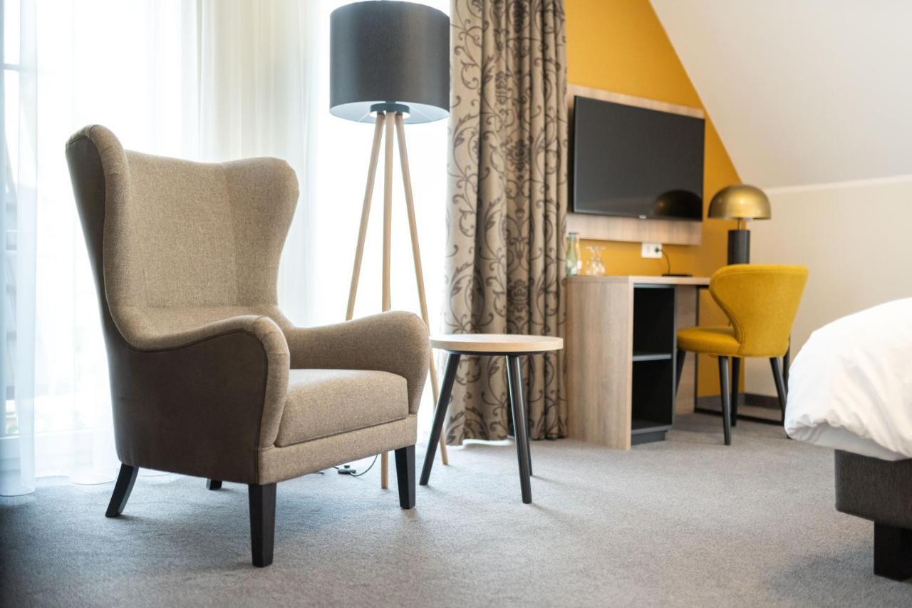 Hotel Rheinischer Hof Динклаге Екстериор снимка